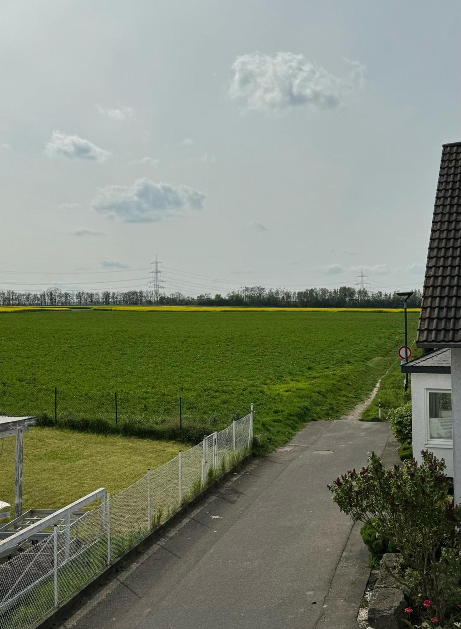 Modern & Grosszuegig! Ideal Fuer Familie & Arbeit Linden  Exterior photo